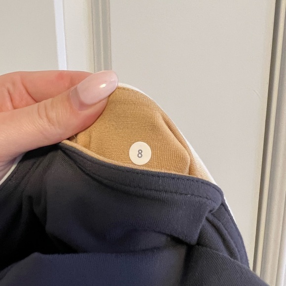 LULULEMON Reversible Groove Crops - Grey - Picture 6 of 7